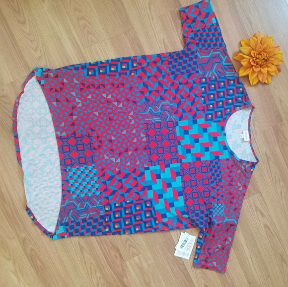 LuLaRoe Tops - NWT LulaRoe Irma TOP